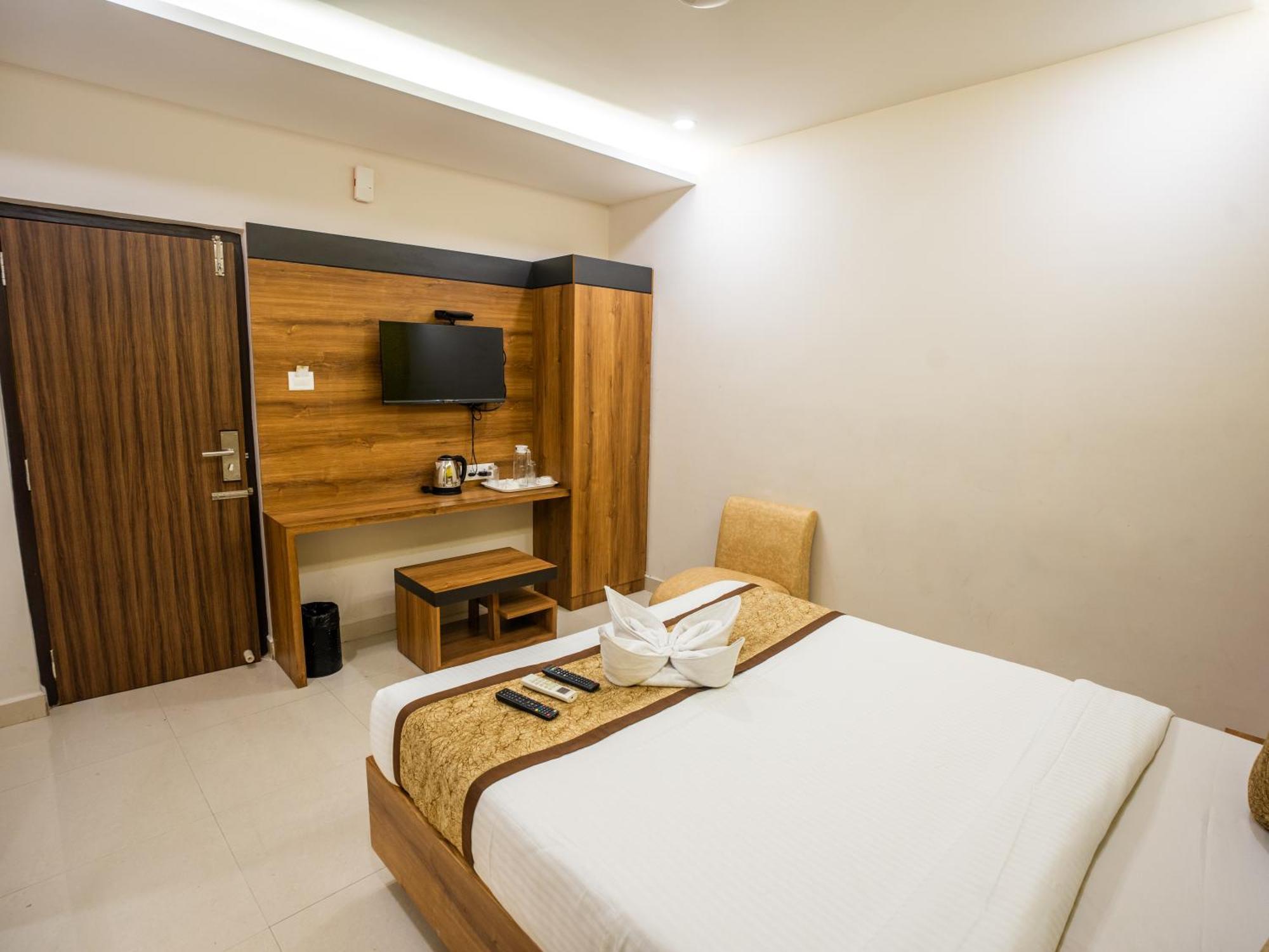 Grand Oliver Chennai Exterior photo