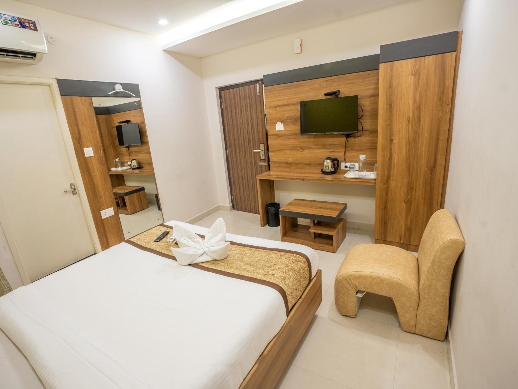Grand Oliver Chennai Exterior photo