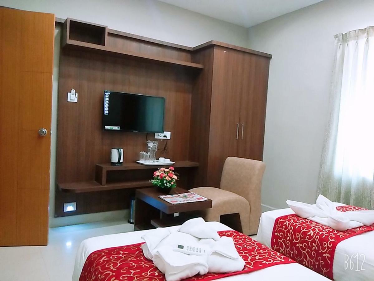 Grand Oliver Chennai Exterior photo